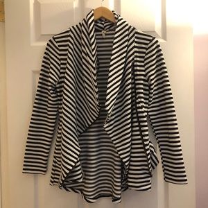 ALMOST ALL under $6 !!! Closet closing 12/28